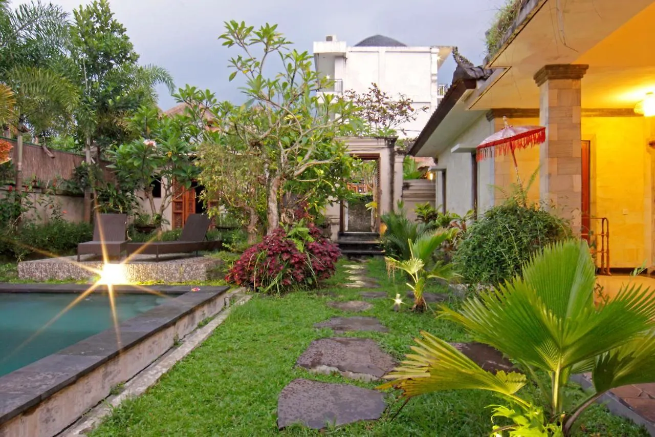 Dupa Sri Wedari Villa Ubud Endonezya